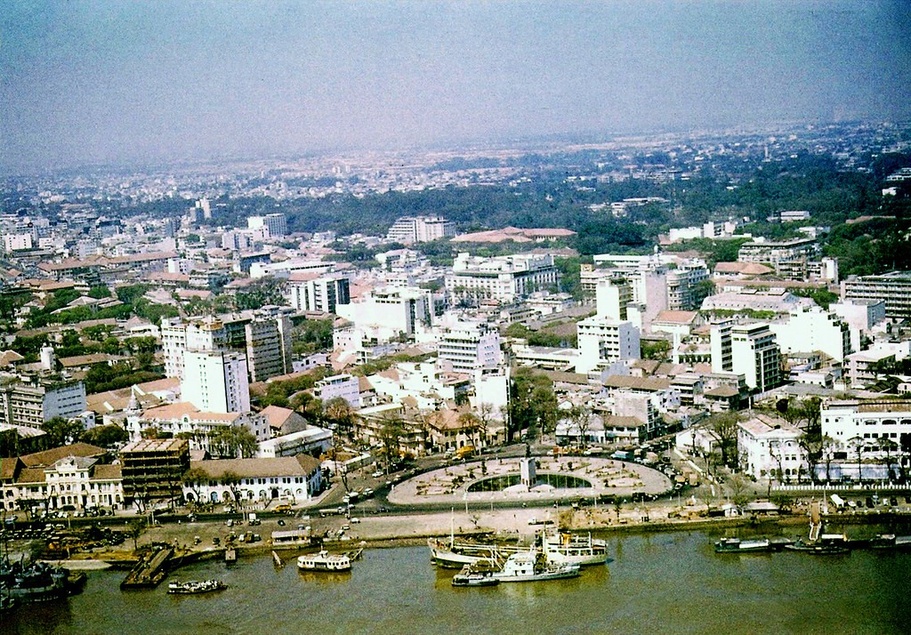  Công trường Mê Linh đối diện bến Bạch Đằng nhìn từ máy bay, trước 1975. Ảnh: Flynariel's Flickr.